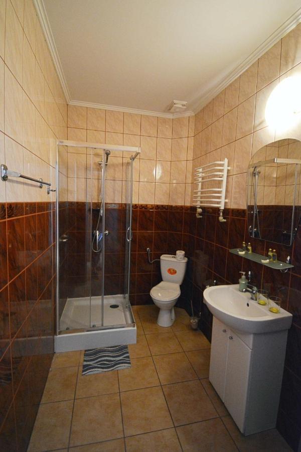 Hotel Awis クトノ エクステリア 写真