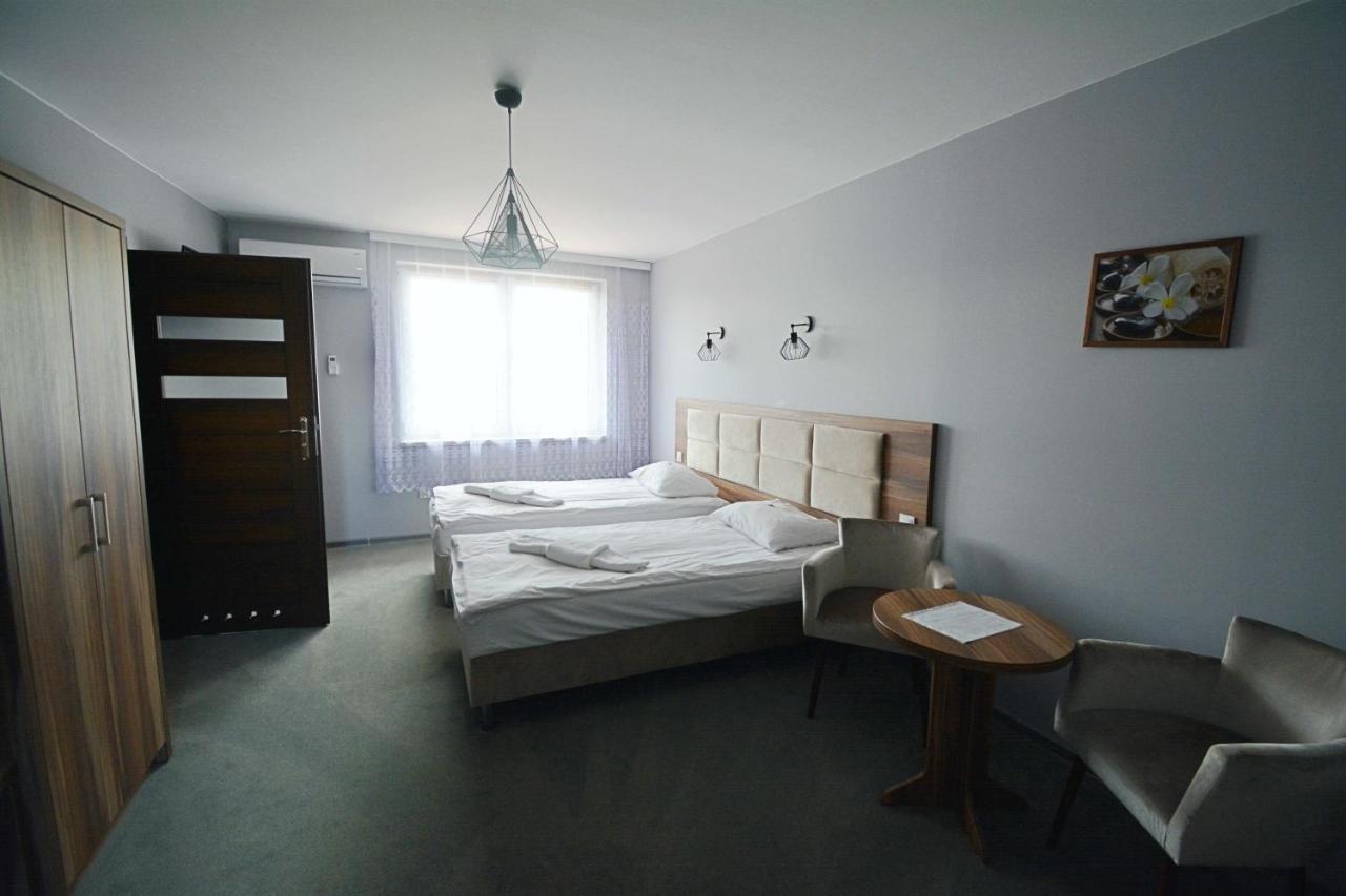 Hotel Awis クトノ エクステリア 写真
